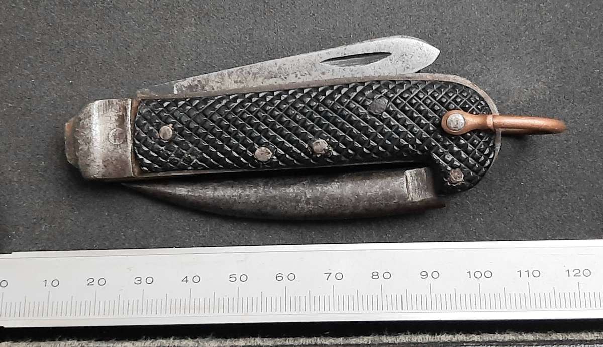 **WW2 : British Army/ Rhodesian Jack Knife w/ Bexoid Grips (1940)**