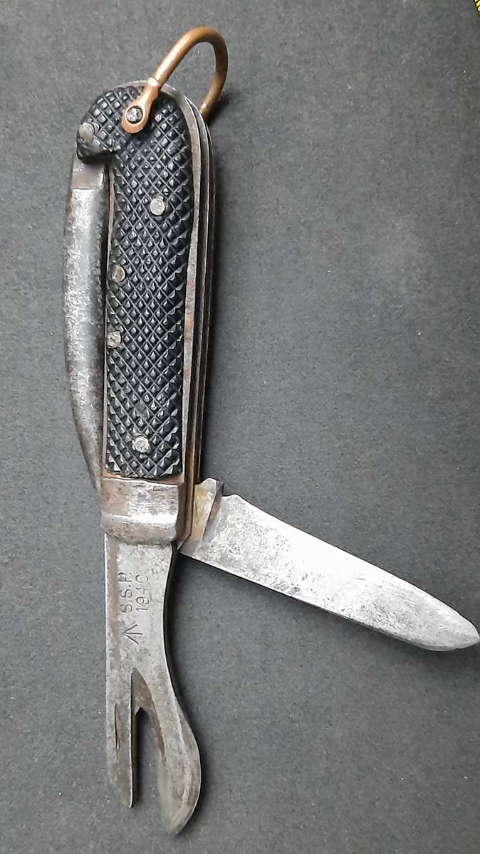 **WW2 : British Army/ Rhodesian Jack Knife w/ Bexoid Grips (1940)**