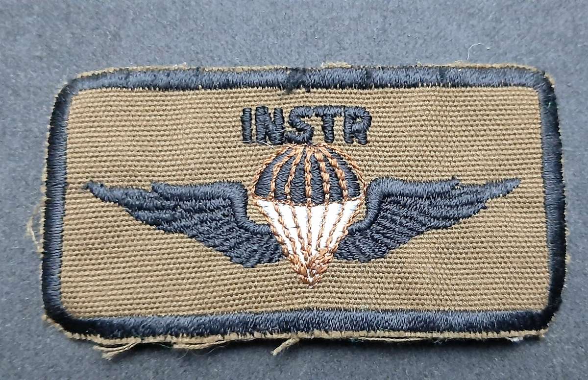 **Border War: 1980s SWATF Nutria Parachute Instructor Qualification Badge *