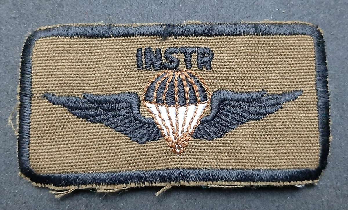 **Border War: 1980s SWATF Nutria Parachute Instructor Qualification Badge *