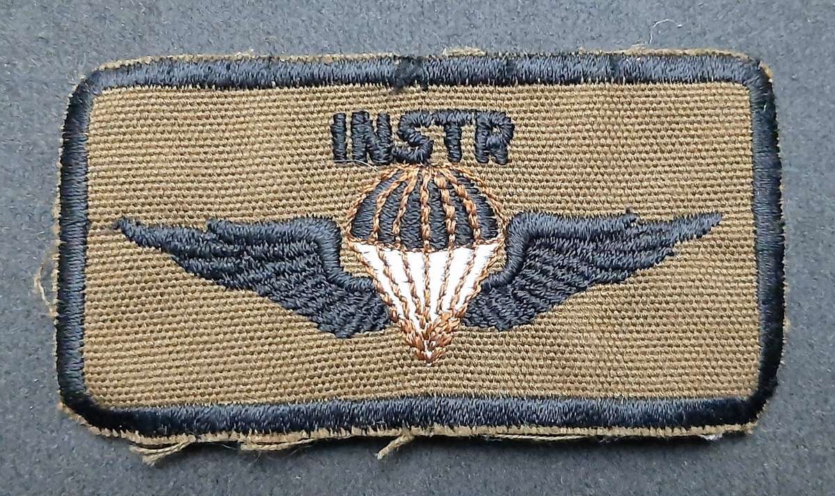 **Border War: 1980s SWATF Nutria Parachute Instructor Qualification Badge *