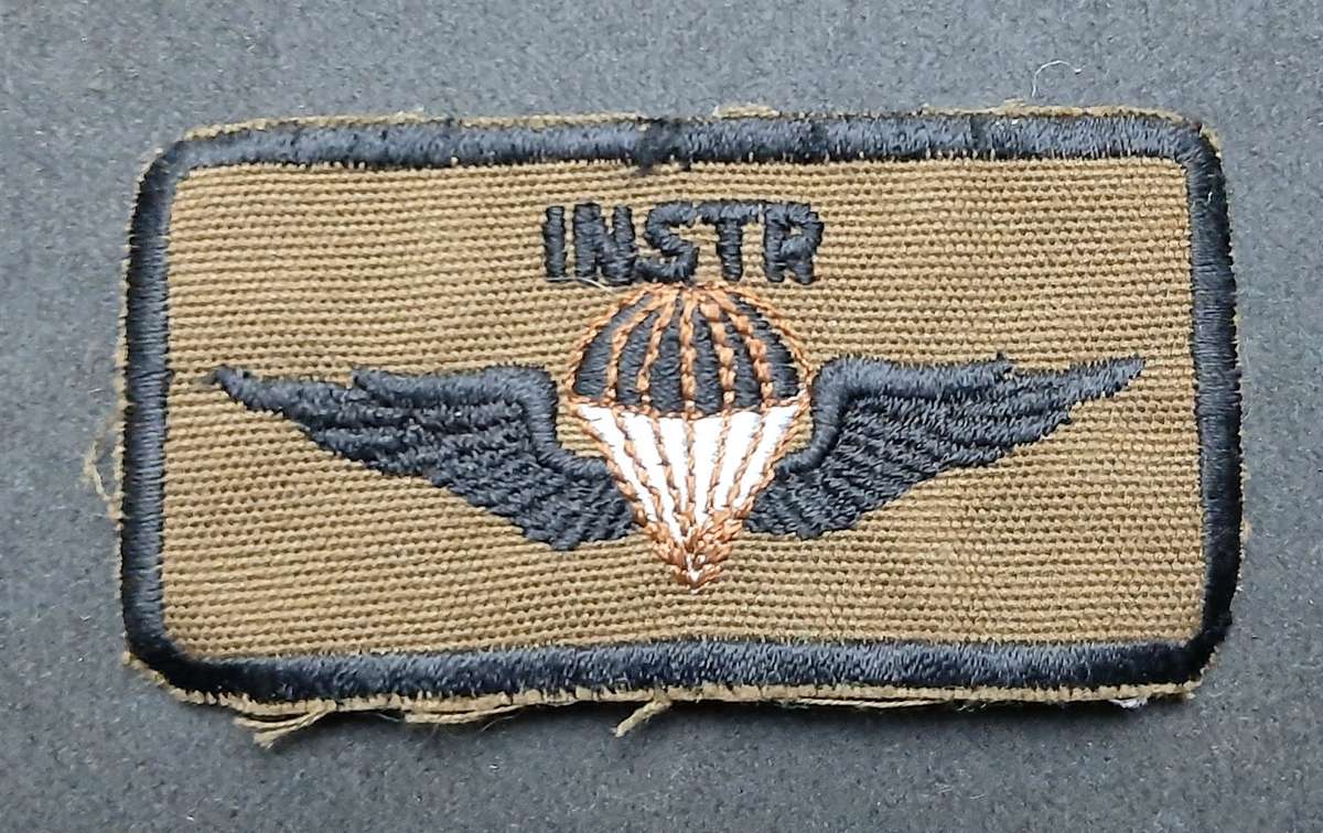 **Border War: 1980s SWATF Nutria Parachute Instructor Qualification Badge *