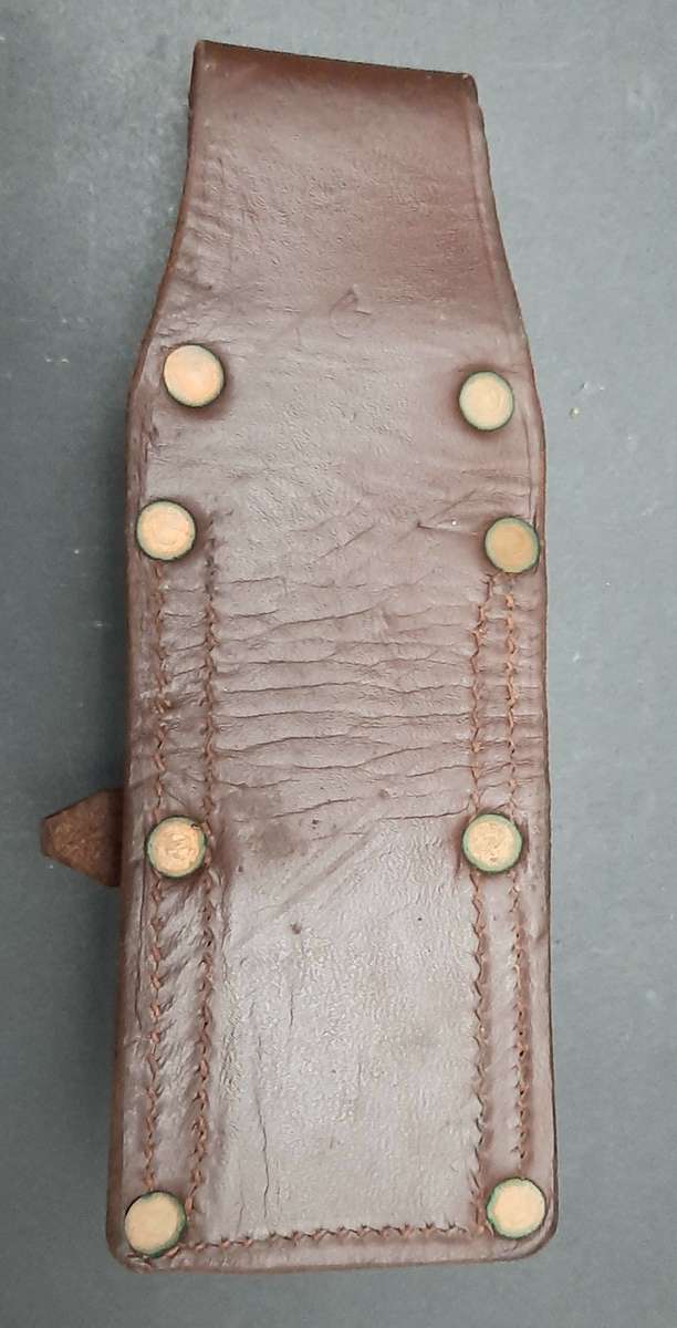 ** 1960s SADF : Early FN FAL Leather Bayonet Frog ( Union Marked).**