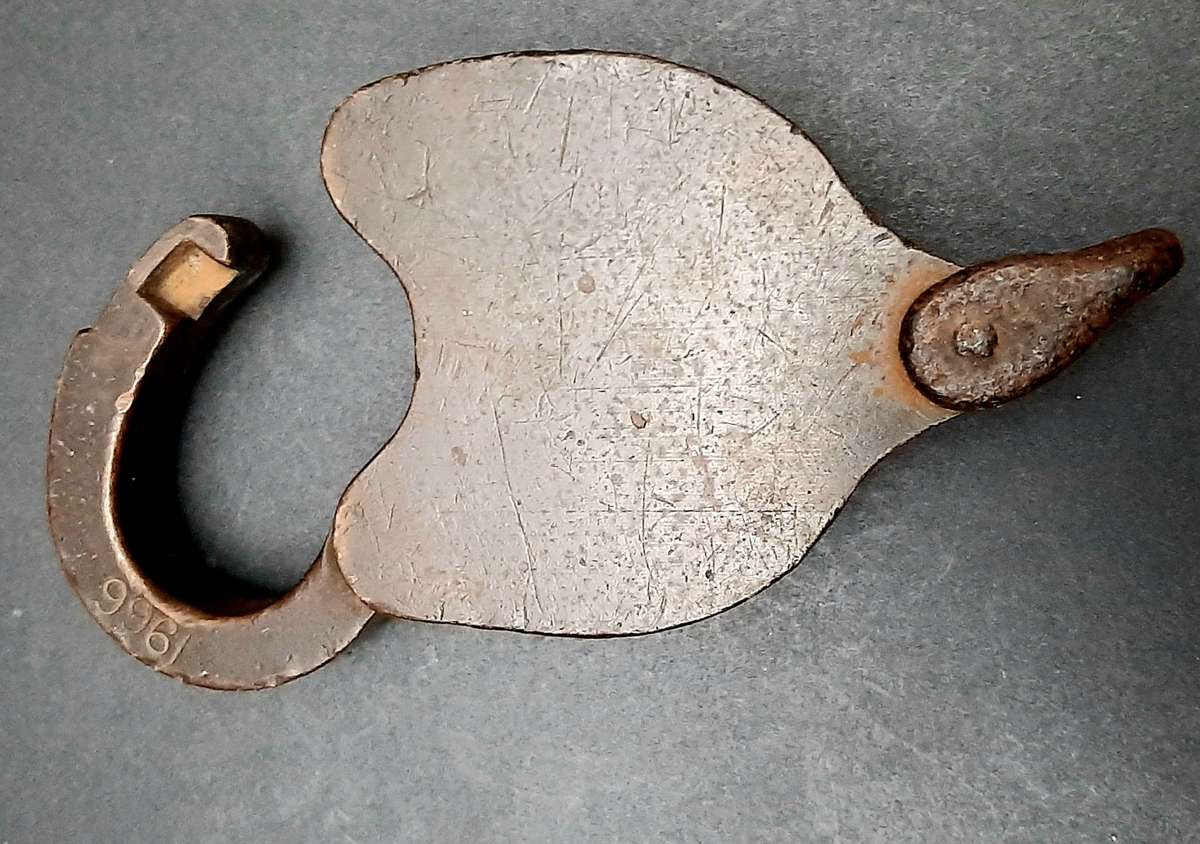 **RARE: 1960s SA Railways Brass Lever Padlock (Chubb, London) NO KEY ***