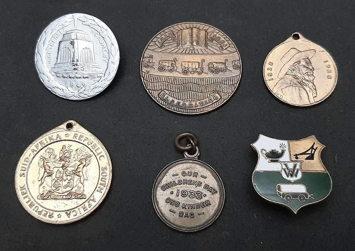 **LOT Mid-20th Century: South Africa Voortrekker Commemorative Medallions & Tokens x6 **