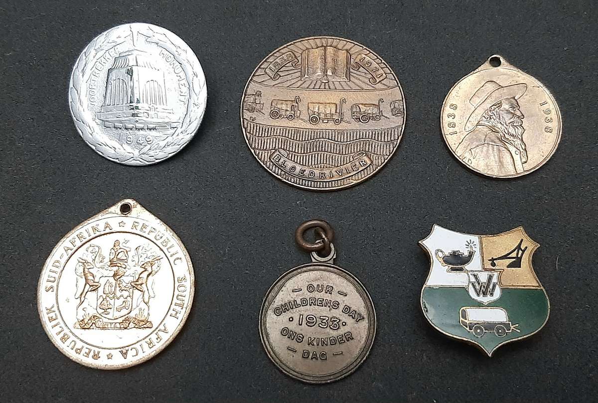 **LOT Mid-20th Century: South Africa Voortrekker Commemorative Medallions & Tokens x6 **