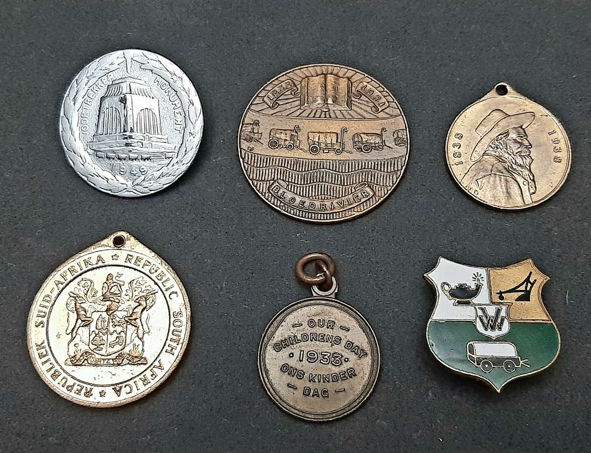 **LOT Mid-20th Century: South Africa Voortrekker Commemorative Medallions & Tokens x6 **