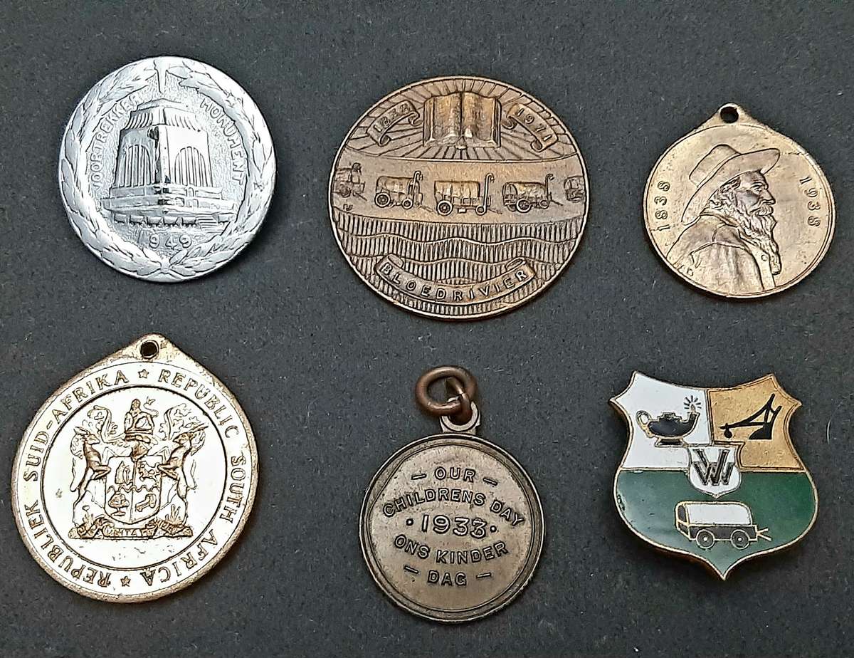 **LOT Mid-20th Century: South Africa Voortrekker Commemorative Medallions & Tokens x6 **