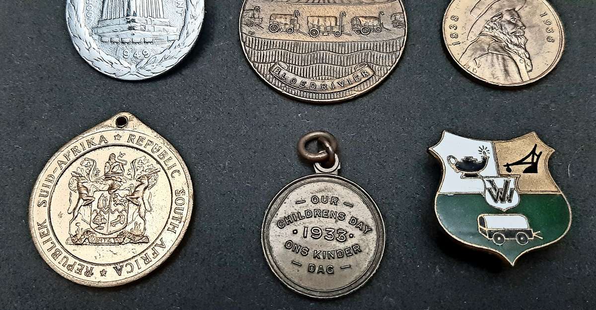 **LOT Mid-20th Century: South Africa Voortrekker Commemorative Medallions & Tokens x6 **