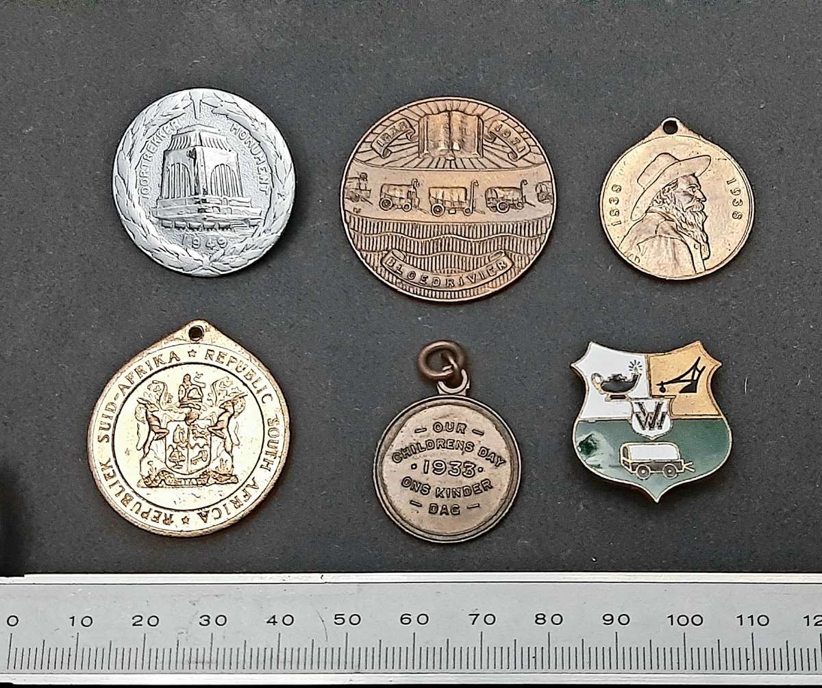 **LOT Mid-20th Century: South Africa Voortrekker Commemorative Medallions & Tokens x6 **