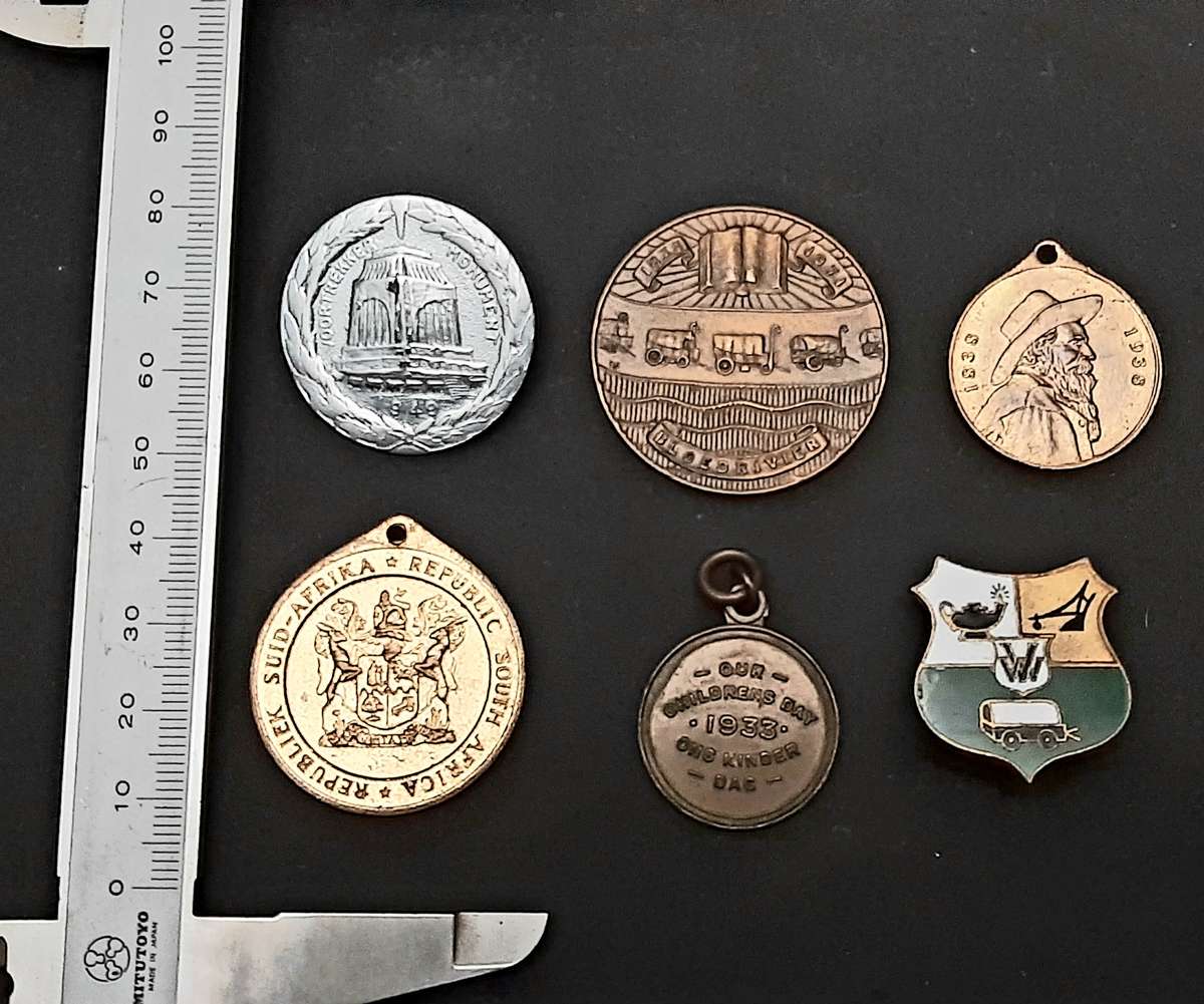 **LOT Mid-20th Century: South Africa Voortrekker Commemorative Medallions & Tokens x6 **