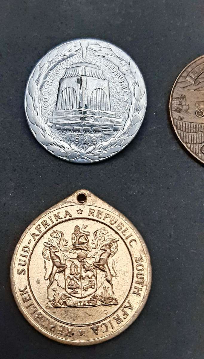 **LOT Mid-20th Century: South Africa Voortrekker Commemorative Medallions & Tokens x6 **