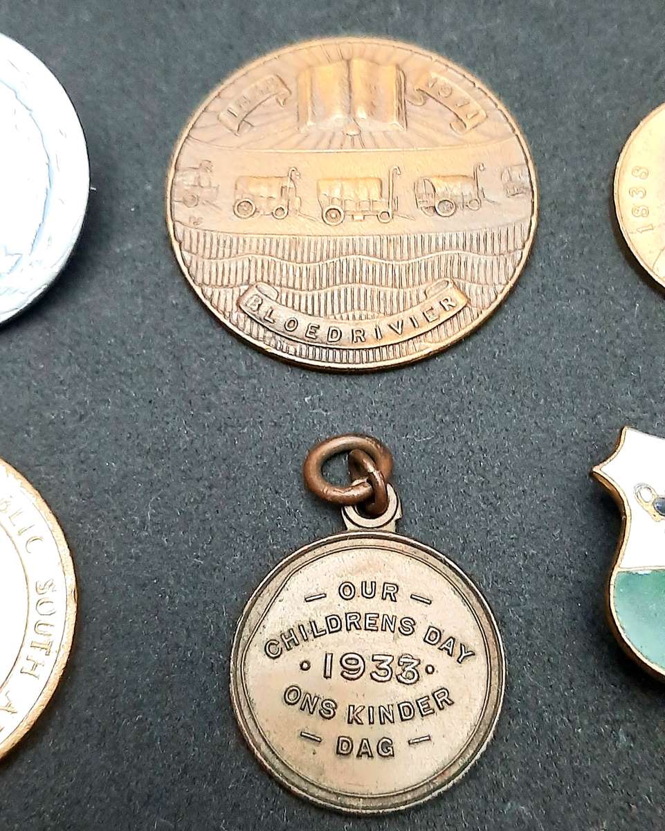 **LOT Mid-20th Century: South Africa Voortrekker Commemorative Medallions & Tokens x6 **