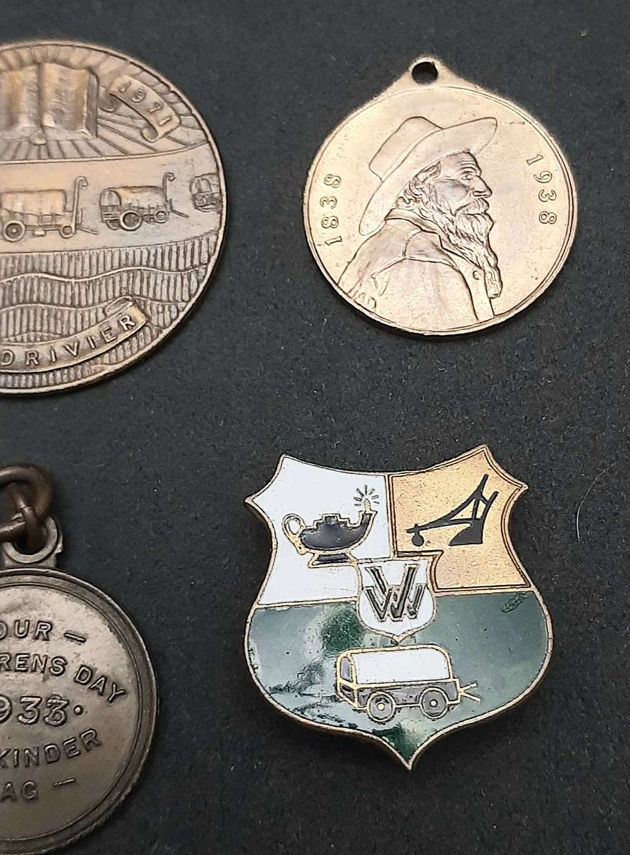 **LOT Mid-20th Century: South Africa Voortrekker Commemorative Medallions & Tokens x6 **