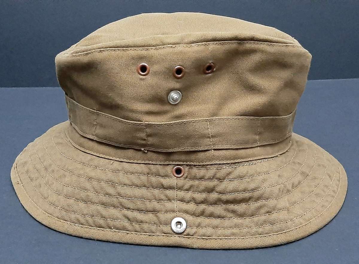 **Border War : 1980s SADF Nutria Bush Hat Size: 58 (Inscribed) **