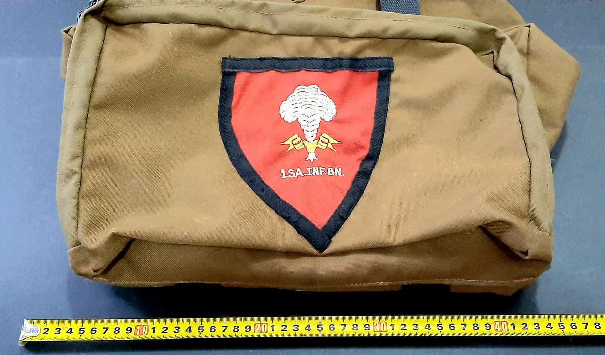 **Border War : 1980s SADF Large Nutria 1 S.A.I. Kit Bag w/ Unit Insignia (48 x 34 x 40cm)**