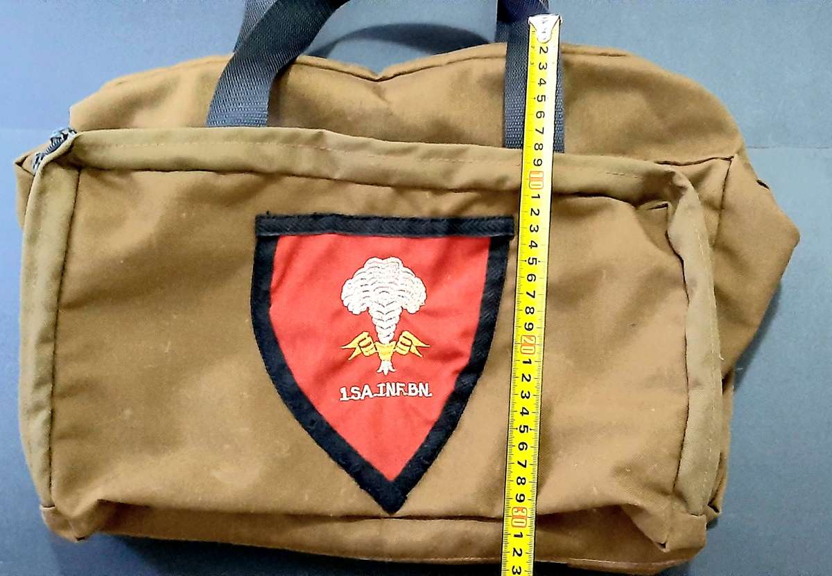**Border War : 1980s SADF Large Nutria 1 S.A.I. Kit Bag w/ Unit Insignia (48 x 34 x 40cm)**