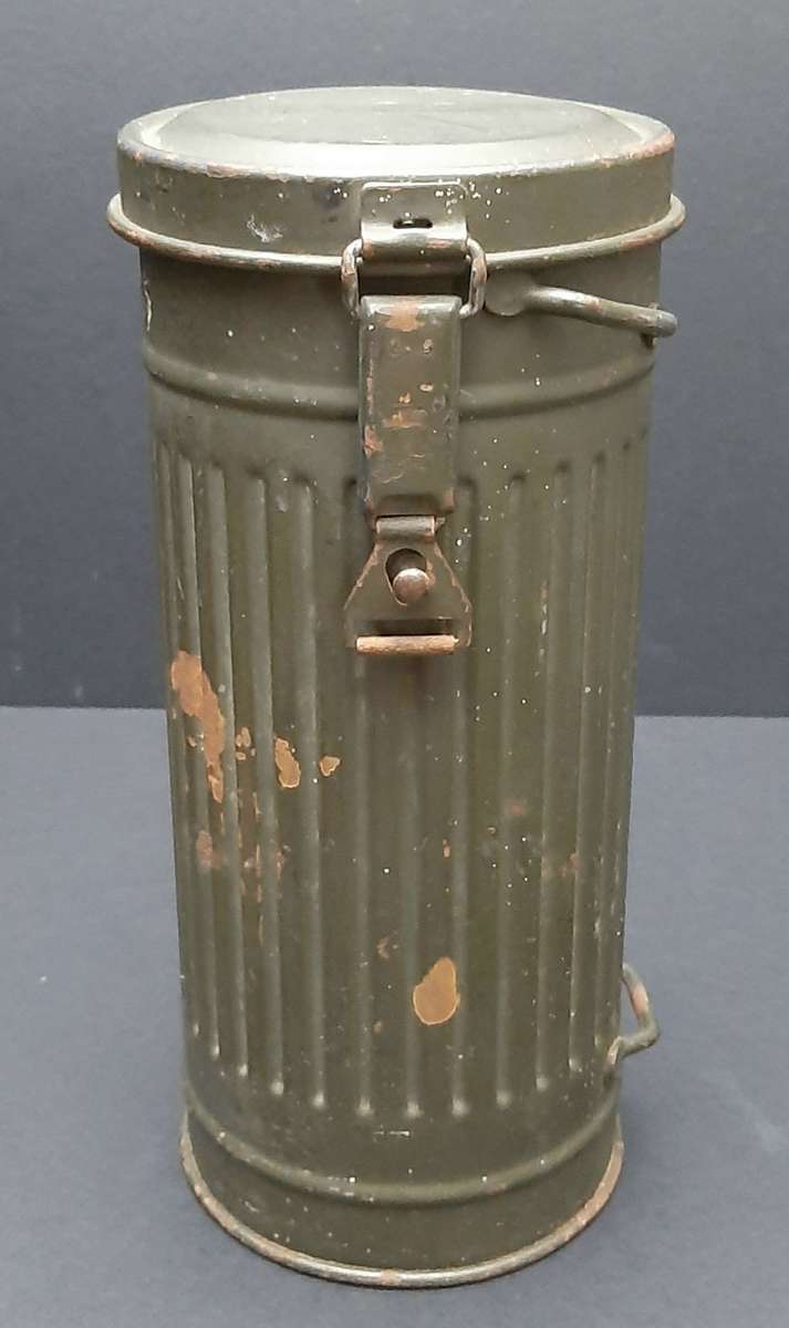 Rare WW2 German GM38 'Gasmasken Büchse' Canister with Lenses (Att. Jäger)