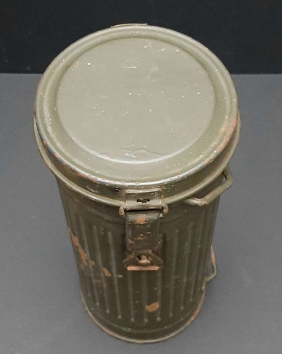 Rare WW2 German GM38 'Gasmasken Büchse' Canister with Lenses (Att. Jäger)