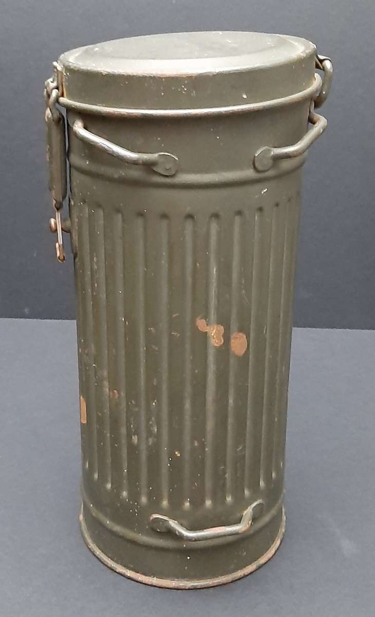 Rare WW2 German GM38 'Gasmasken Büchse' Canister with Lenses (Att. Jäger)