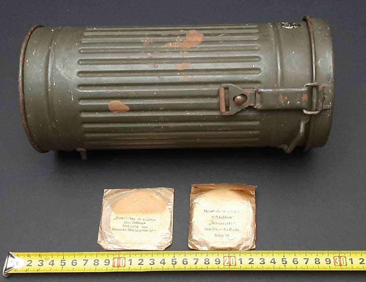 Rare WW2 German GM38 'Gasmasken Büchse' Canister with Lenses (Att. Jäger)