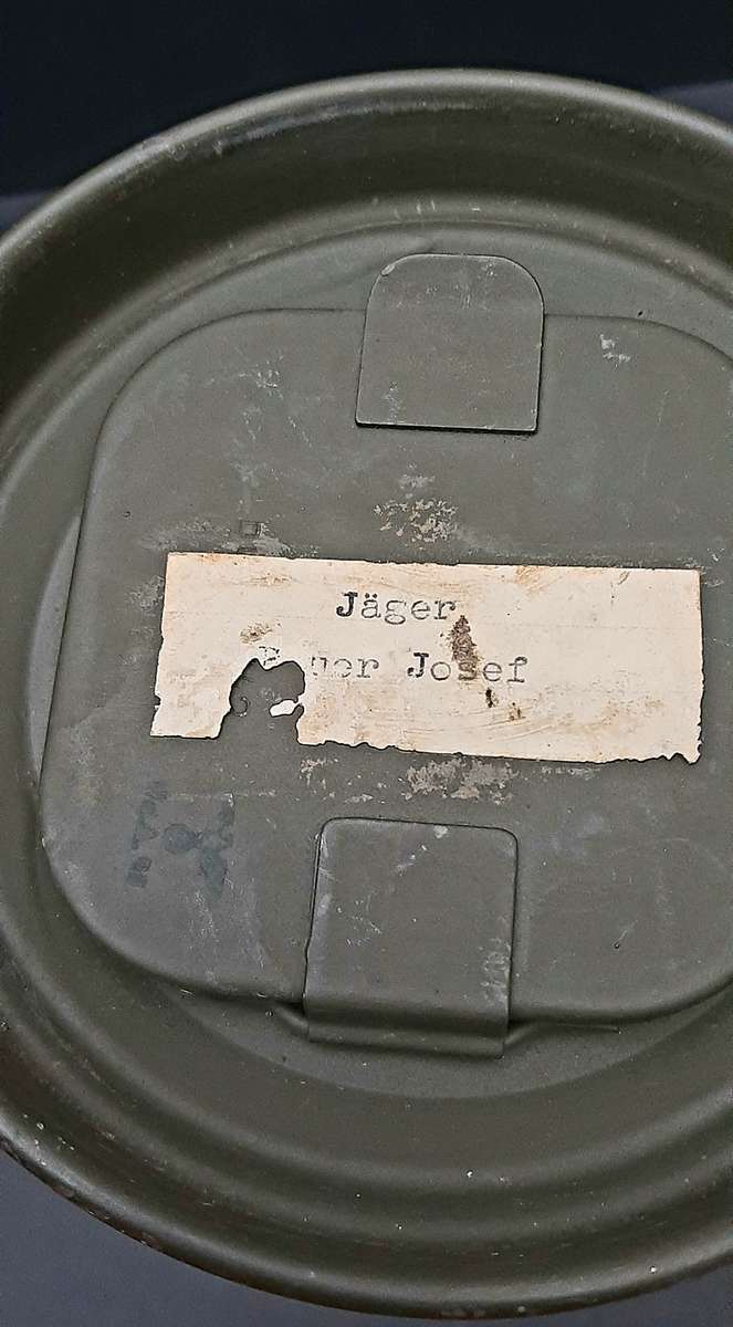 Rare WW2 German GM38 'Gasmasken Büchse' Canister with Lenses (Att. Jäger)