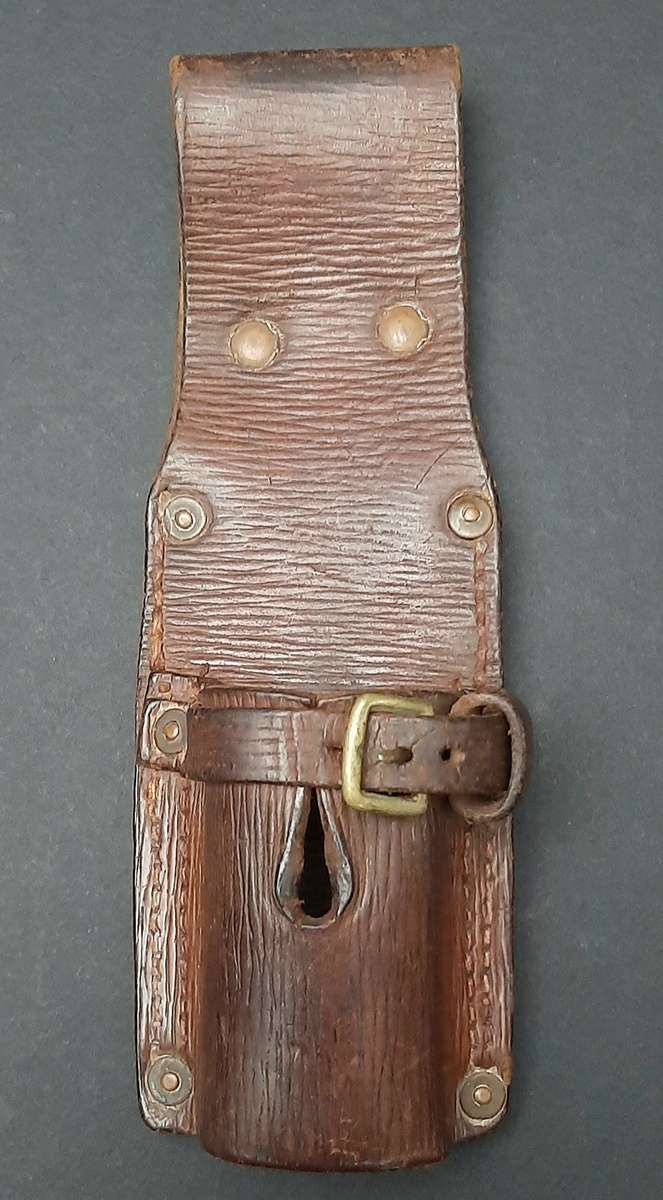 RARE: WW1 UDF/ SAP Patt. 1907 Leather Bayonet Frog (1915, W. Wood & Co.).