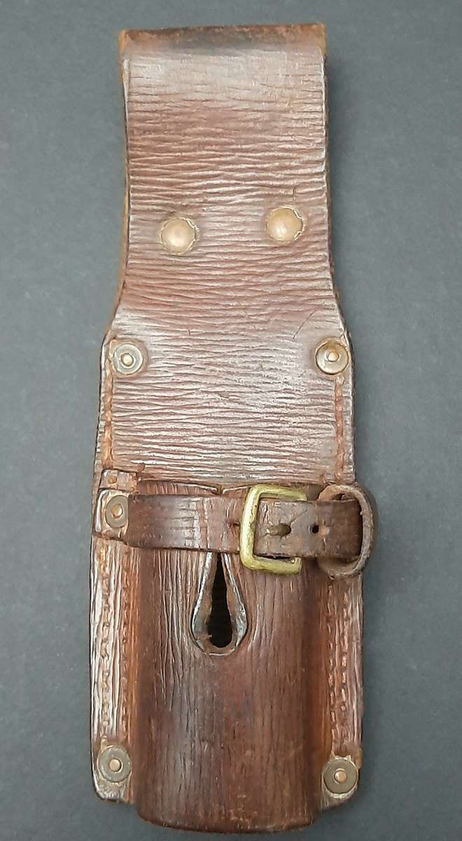 RARE: WW1 UDF/ SAP Patt. 1907 Leather Bayonet Frog (1915, W. Wood & Co.).