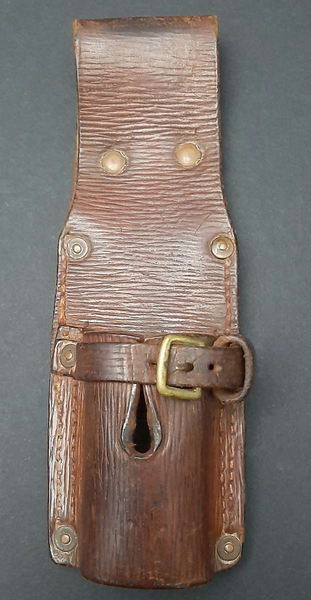 RARE: WW1 UDF/ SAP Patt. 1907 Leather Bayonet Frog (1915, W. Wood & Co.).