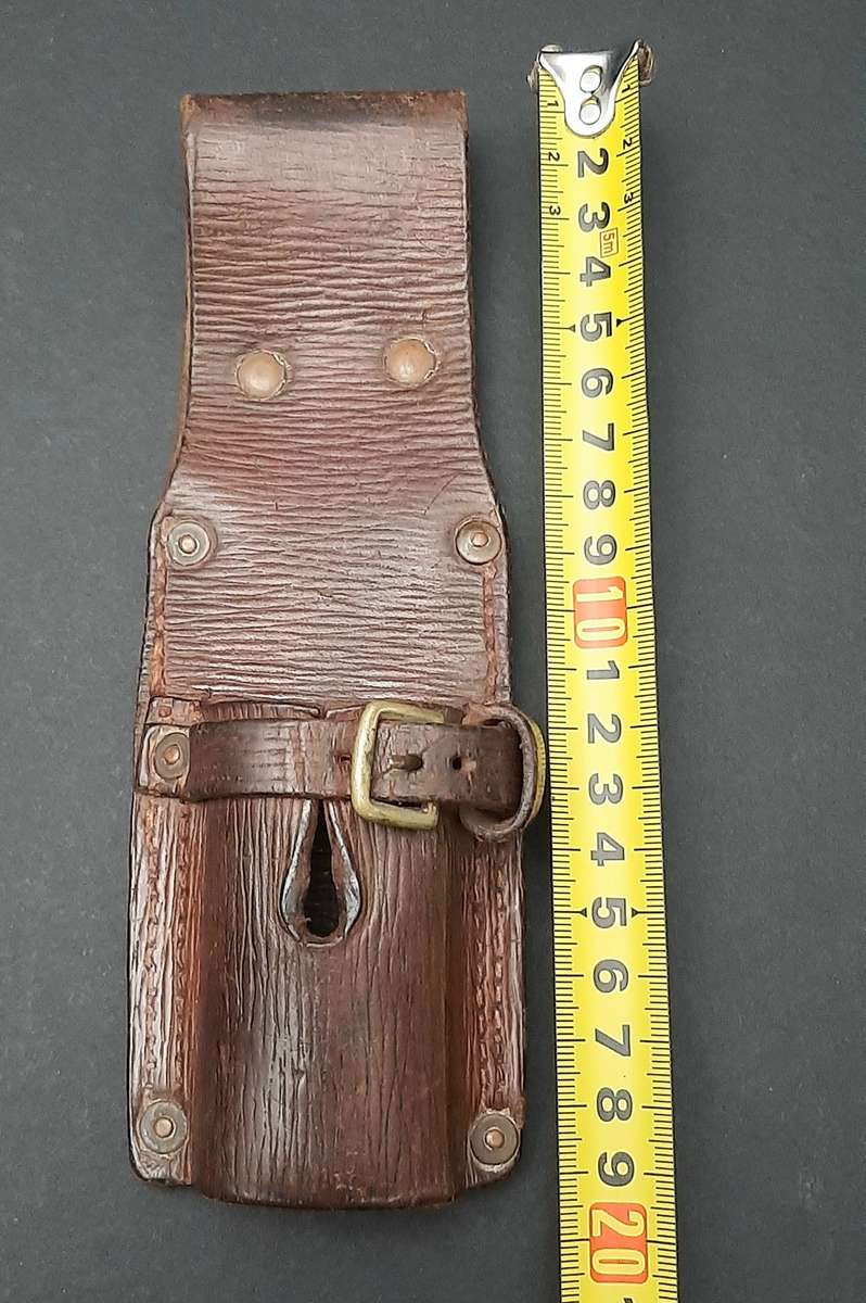 RARE: WW1 UDF/ SAP Patt. 1907 Leather Bayonet Frog (1915, W. Wood & Co.).