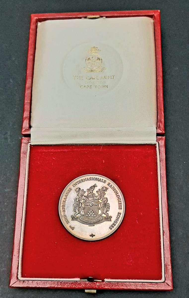 RARE: (XF+)  1982 SA 5th Intl. Radiological Congress .925 Silver Medallion w/ Case (29.18 gram).