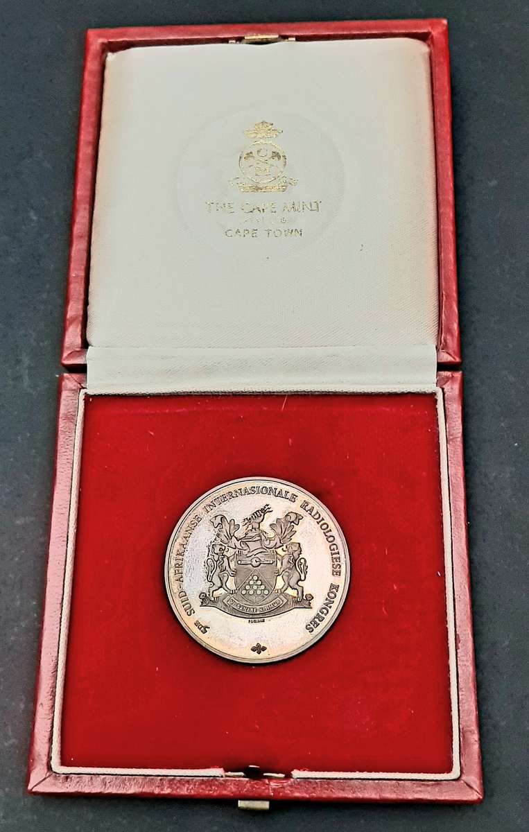 RARE: (XF+)  1982 SA 5th Intl. Radiological Congress .925 Silver Medallion w/ Case (29.18 gram).