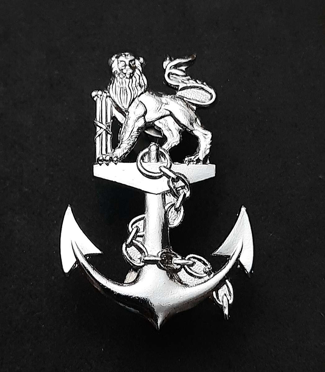 Border War: 1980s SA Navy Cadets Chromed Beret Badge ( All Screws).