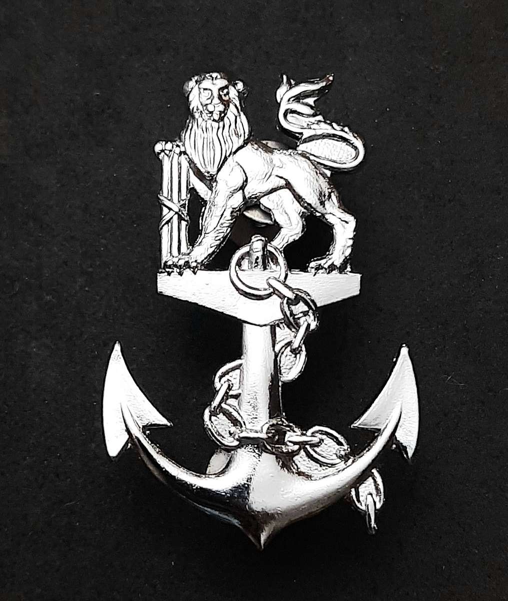 Border War: 1980s SA Navy Cadets Chromed Beret Badge ( All Screws).