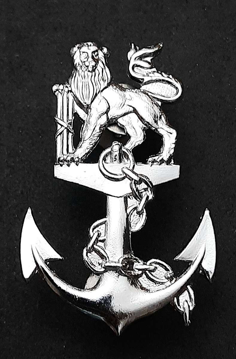 Border War: 1980s SA Navy Cadets Chromed Beret Badge ( All Screws).