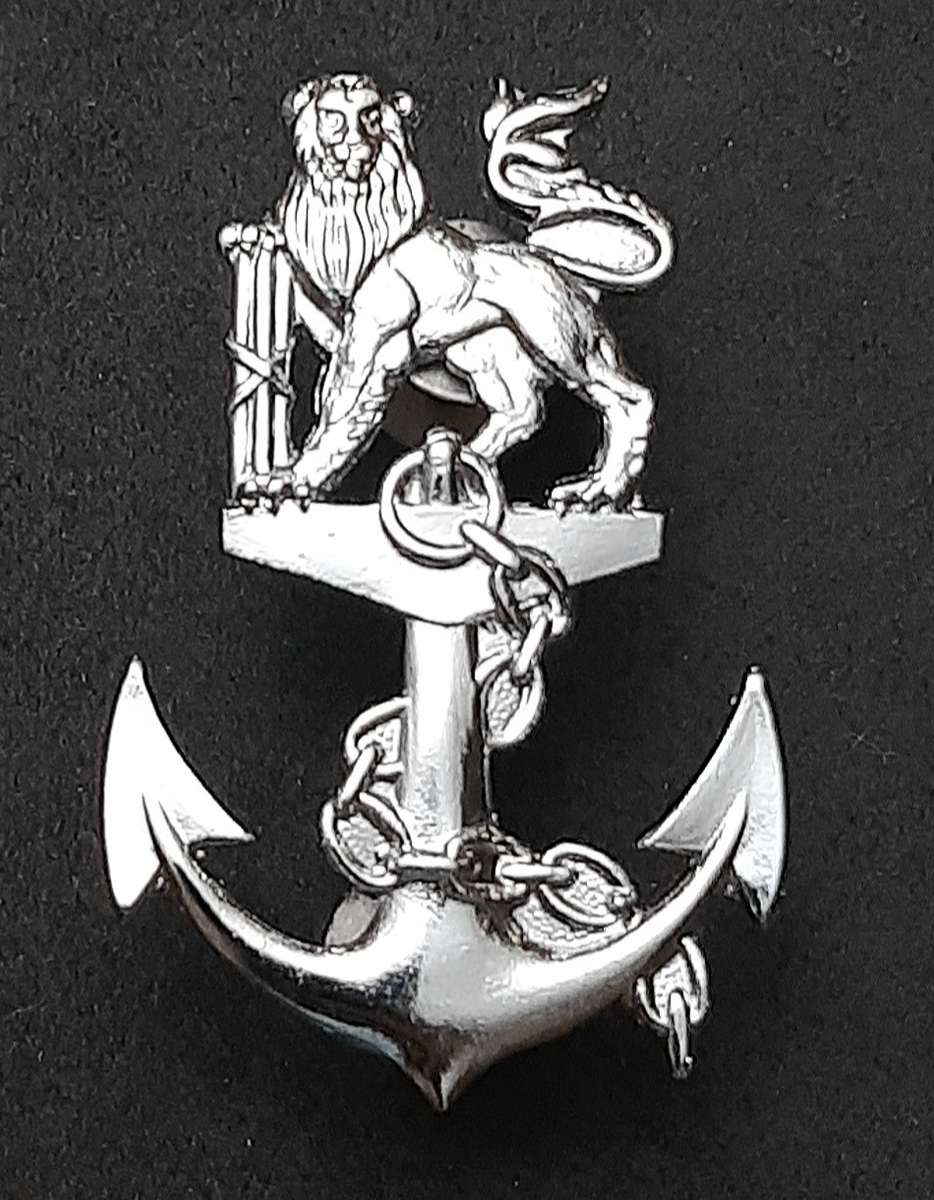Border War: 1980s SA Navy Cadets Chromed Beret Badge ( All Screws).