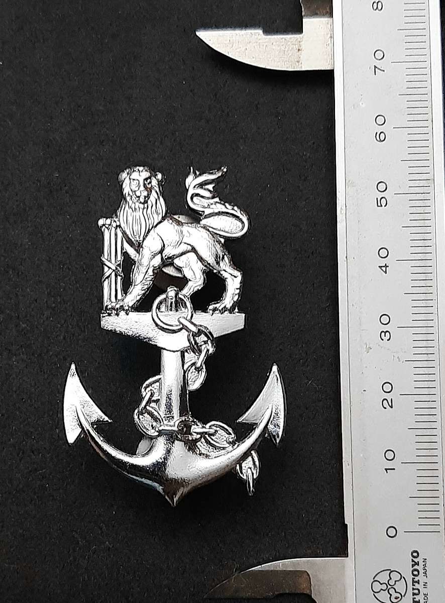 Border War: 1980s SA Navy Cadets Chromed Beret Badge ( All Screws).