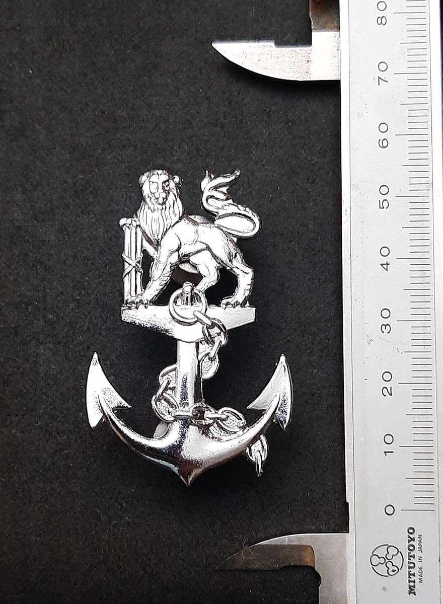 Border War: 1980s SA Navy Cadets Chromed Beret Badge ( All Screws).