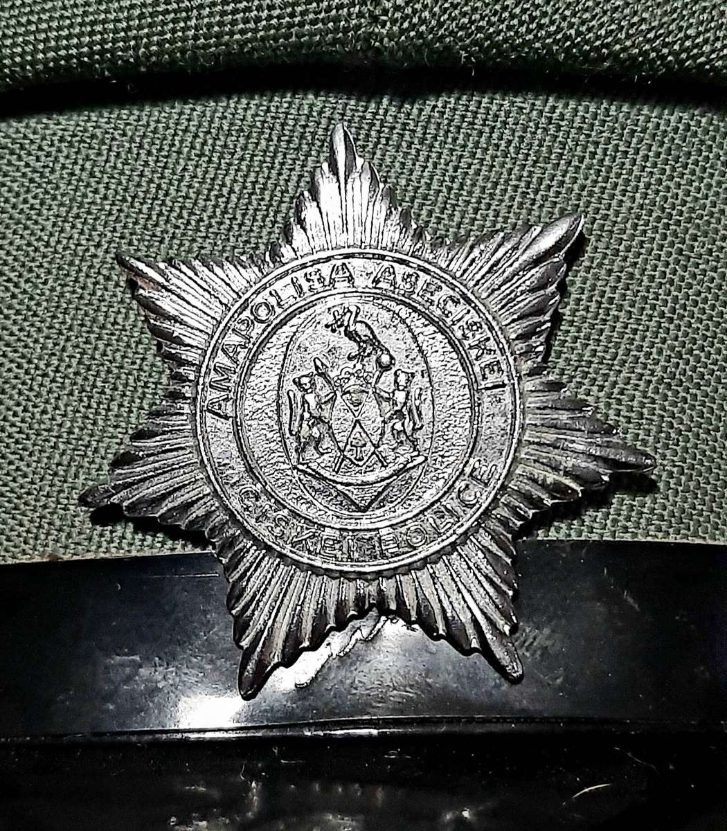 RARE: 1980s Ciskei 'Homeland' Police Service Dress Cap w/ Insignia (55)