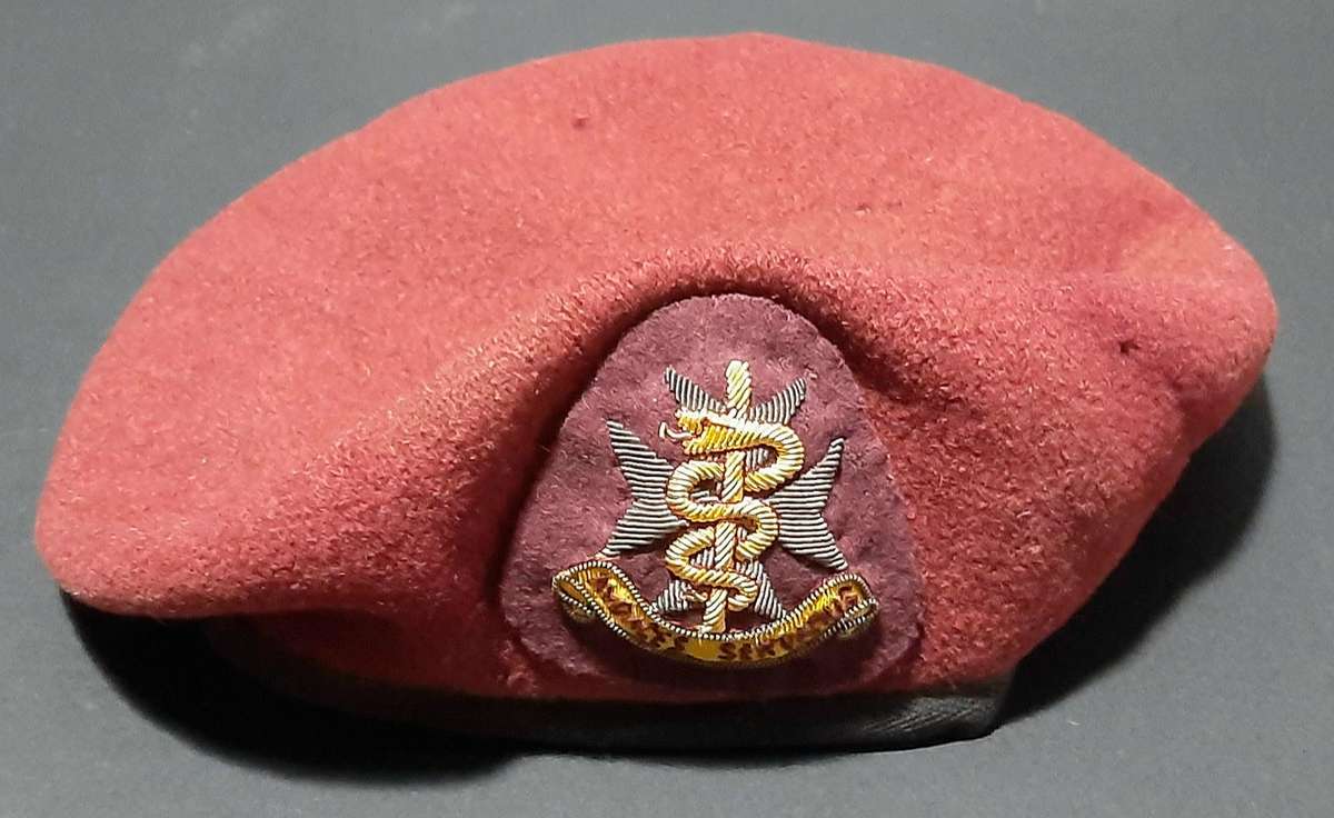 SA Military: SAMS 2000s Senior Officer's Maroon Service Beret w/ Bullion Badge Insignia (58).