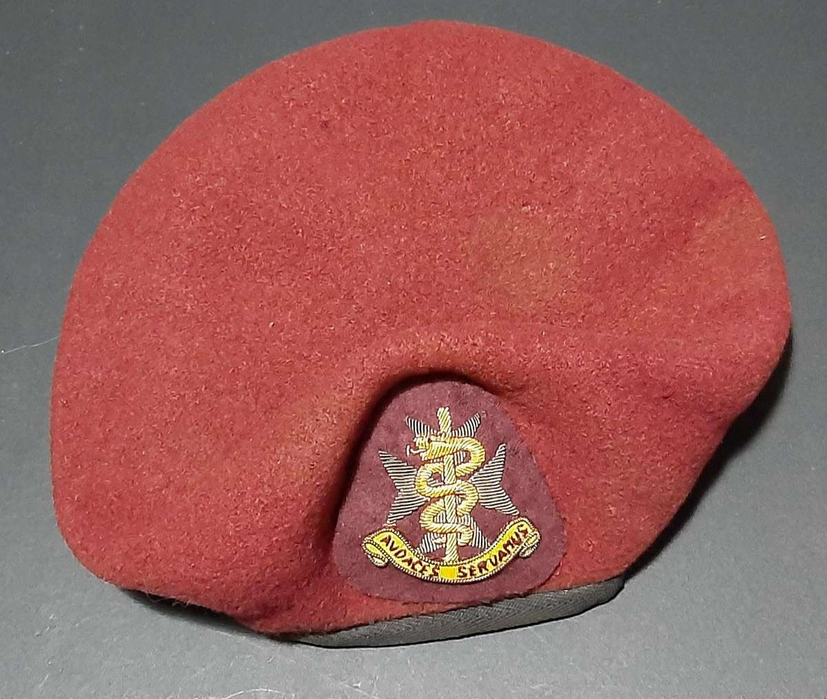 SA Military: SAMS 2000s Senior Officer's Maroon Service Beret w/ Bullion Badge Insignia (58).