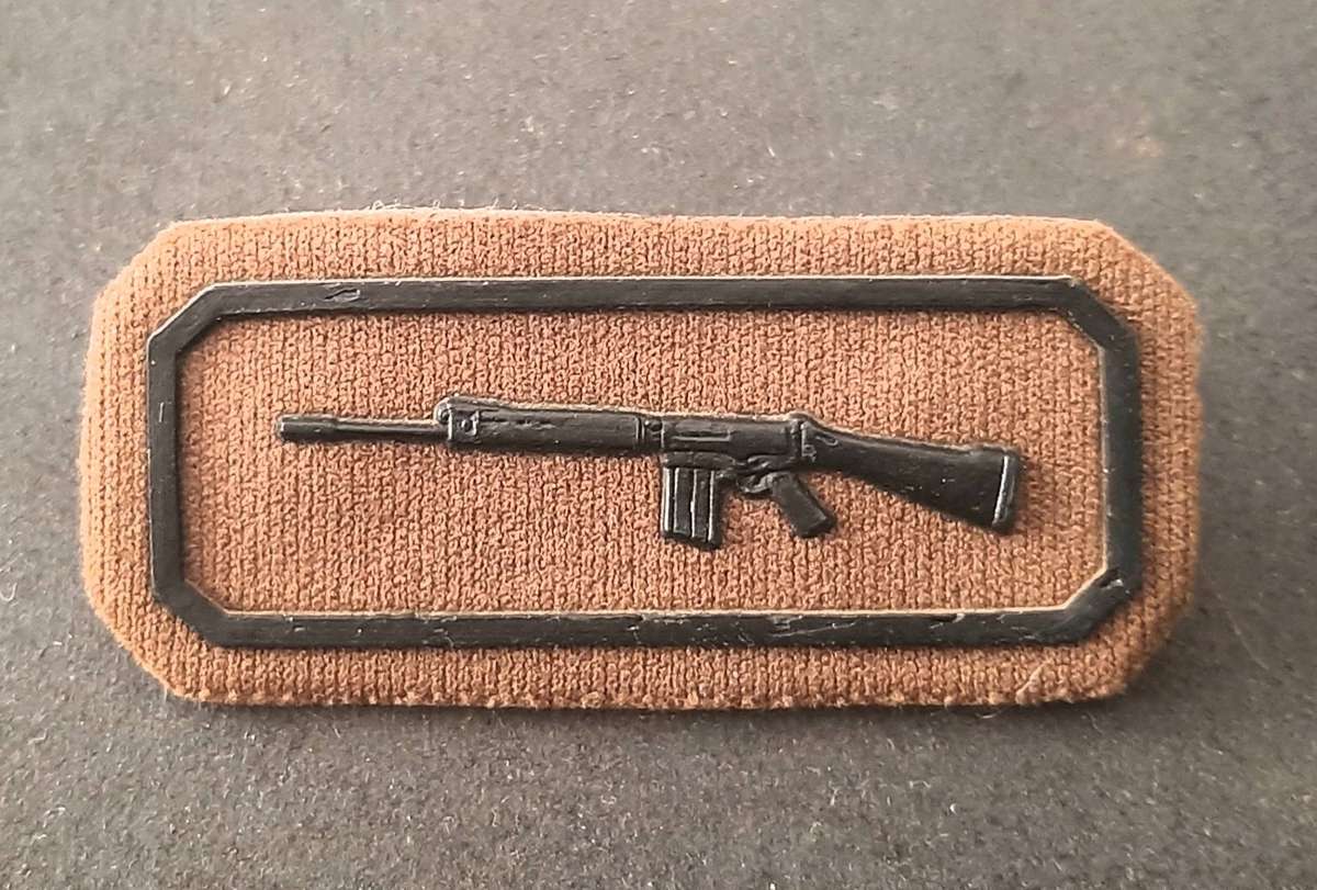Border War: 1980s SADF Nutria Rubberized 'Tupperware' Marksmanship Breast Badge w/ Pins.
