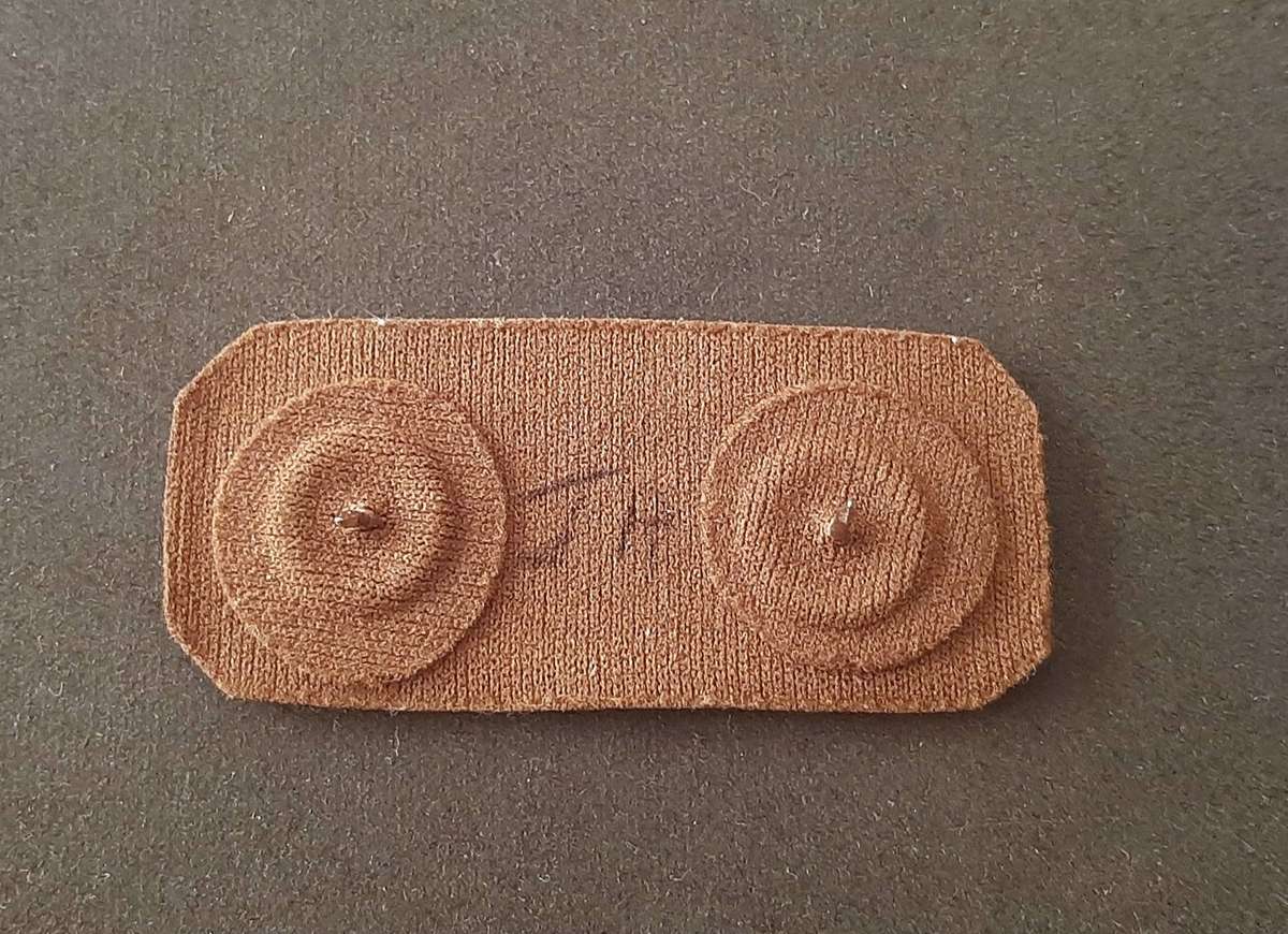 Border War: 1980s SADF Nutria Rubberized 'Tupperware' Marksmanship Breast Badge w/ Pins.