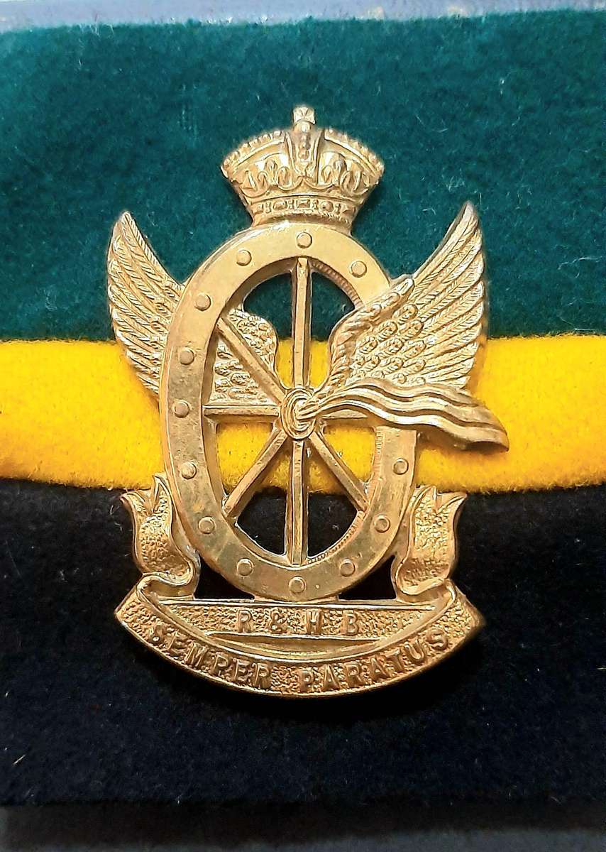 1920s SA Railways & Harbours Brigade: Officer's Cap Badge w/ Div. Felt Flash (Lugs & Pin).