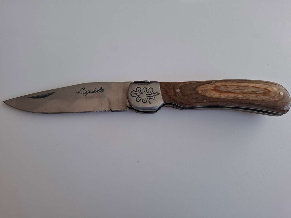Stunning Laguiole Pocket Knife with Wooden Handle in Excellent Condition