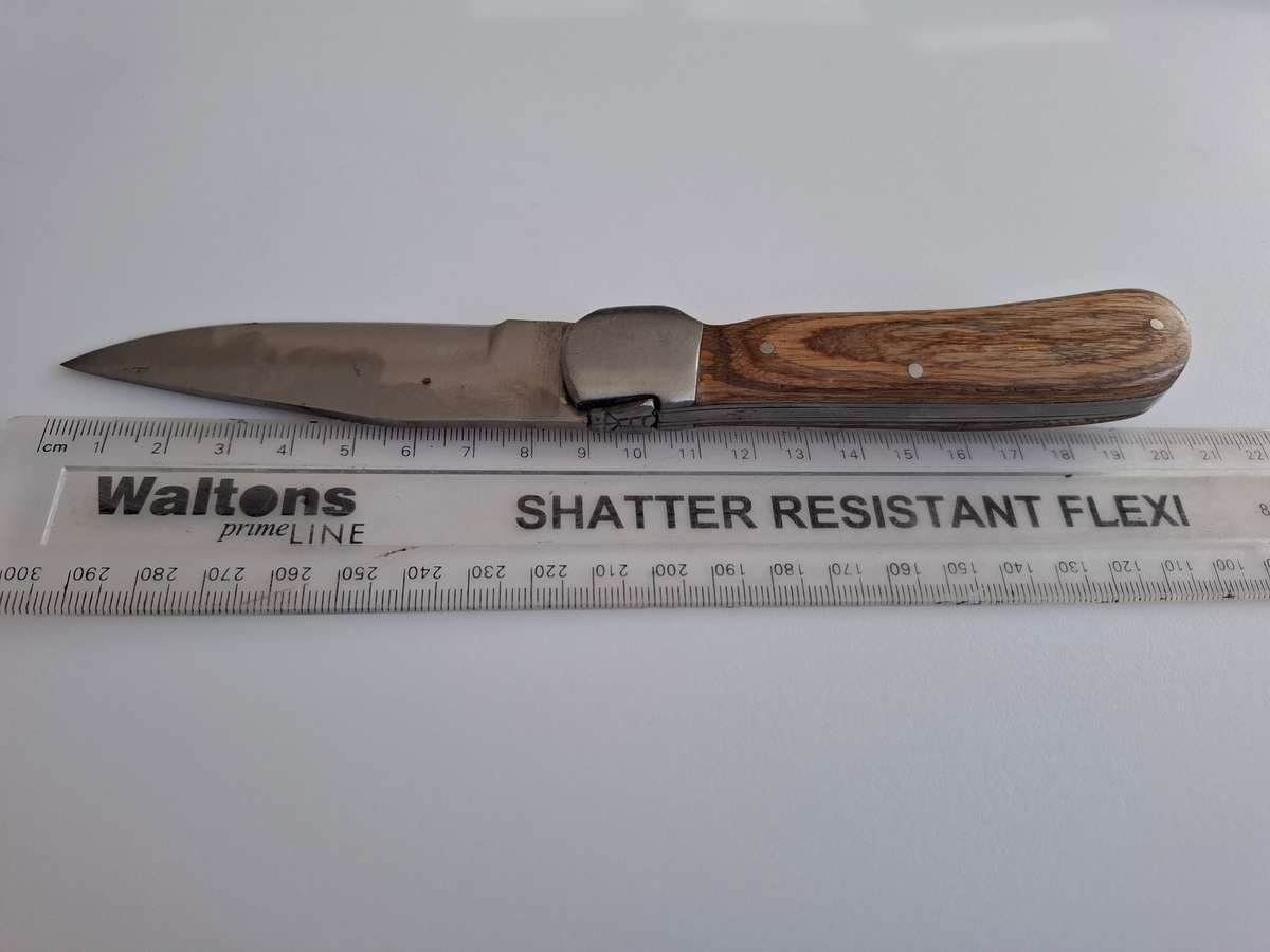 Stunning Laguiole Pocket Knife with Wooden Handle in Excellent Condition