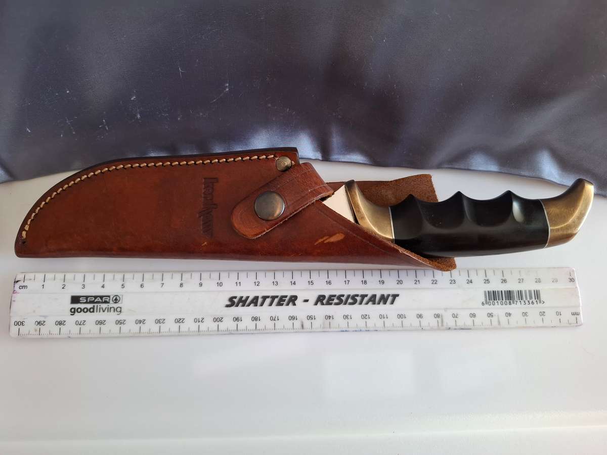 Stunning Original Kershaw Hunting Knife 1035 with Sheath made in Japan in Excellent Conditon