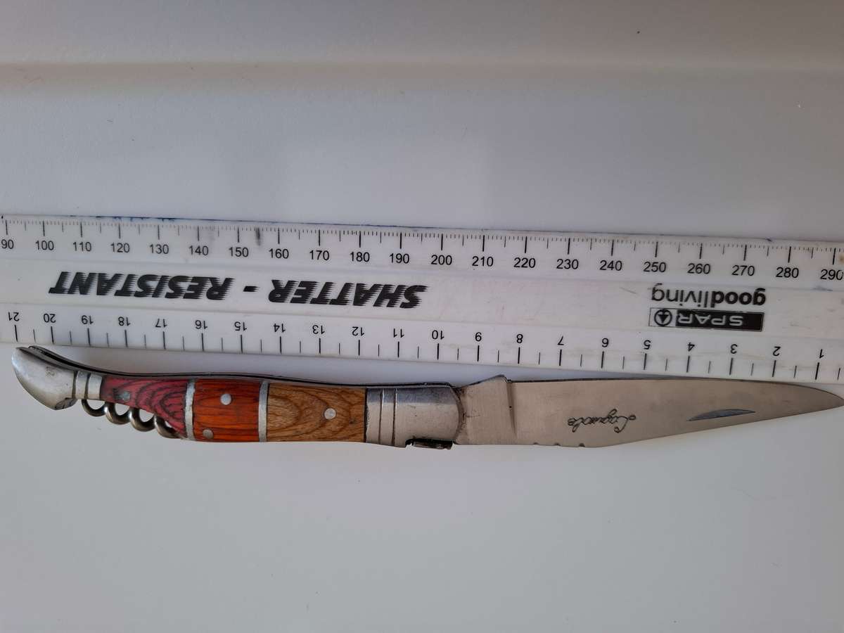 Great Laguiole Pocket Knife with Cork Screw in Great Condition