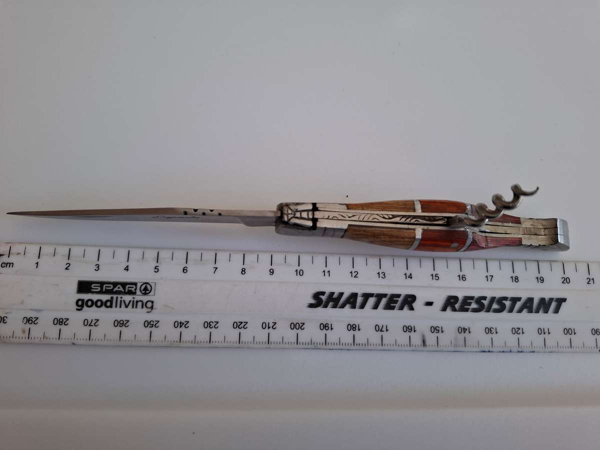 Great Laguiole Pocket Knife with Cork Screw in Great Condition