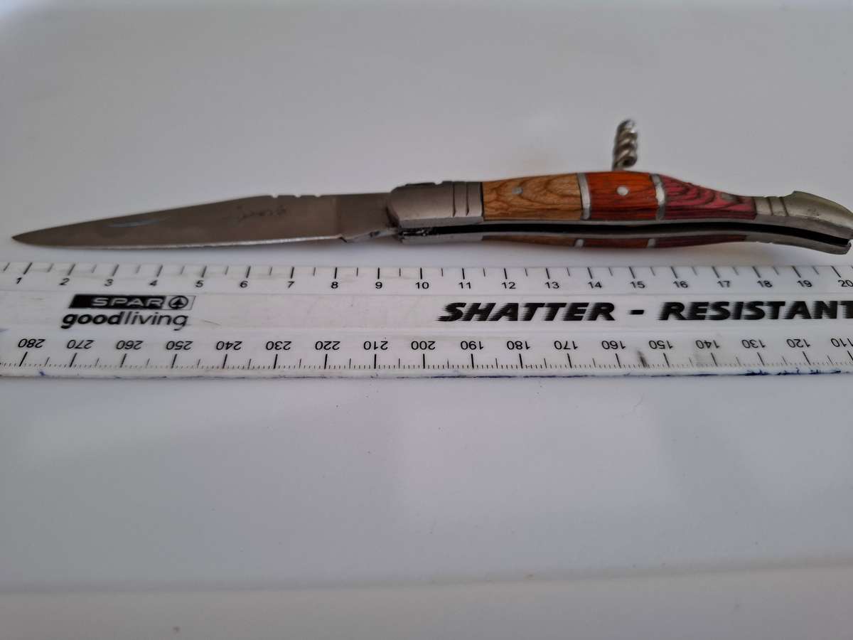 Great Laguiole Pocket Knife with Cork Screw in Great Condition